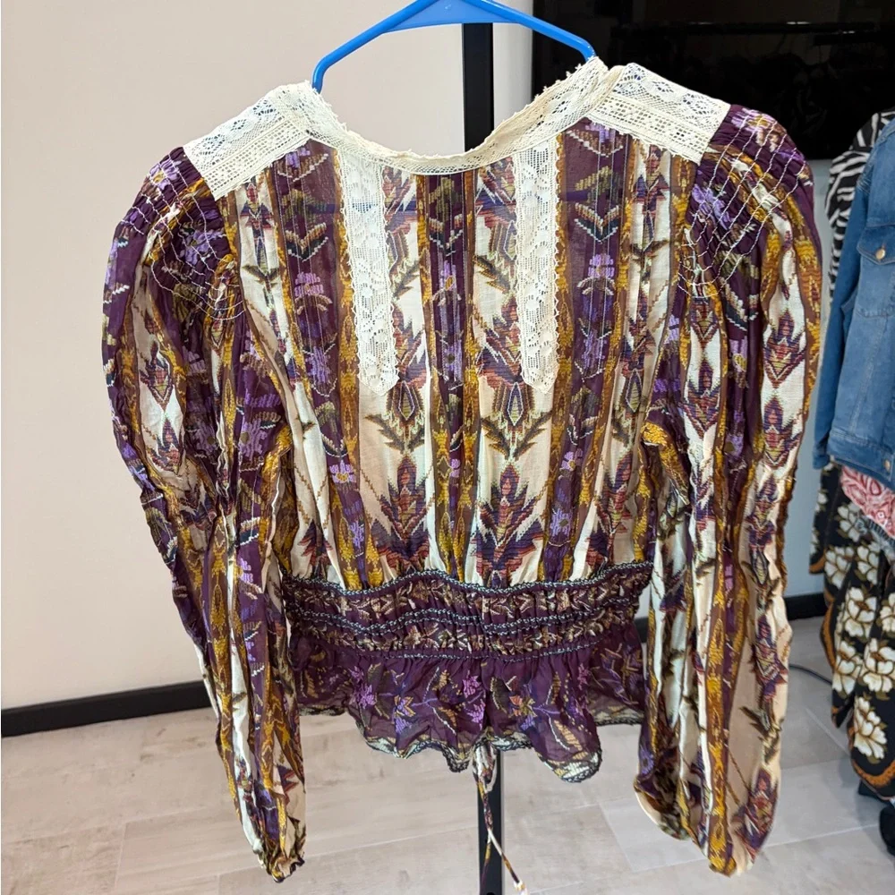 Farm Rio: Sand Embroidered Tapestry Long
Sleeve Blouse - Picture 6 of 10